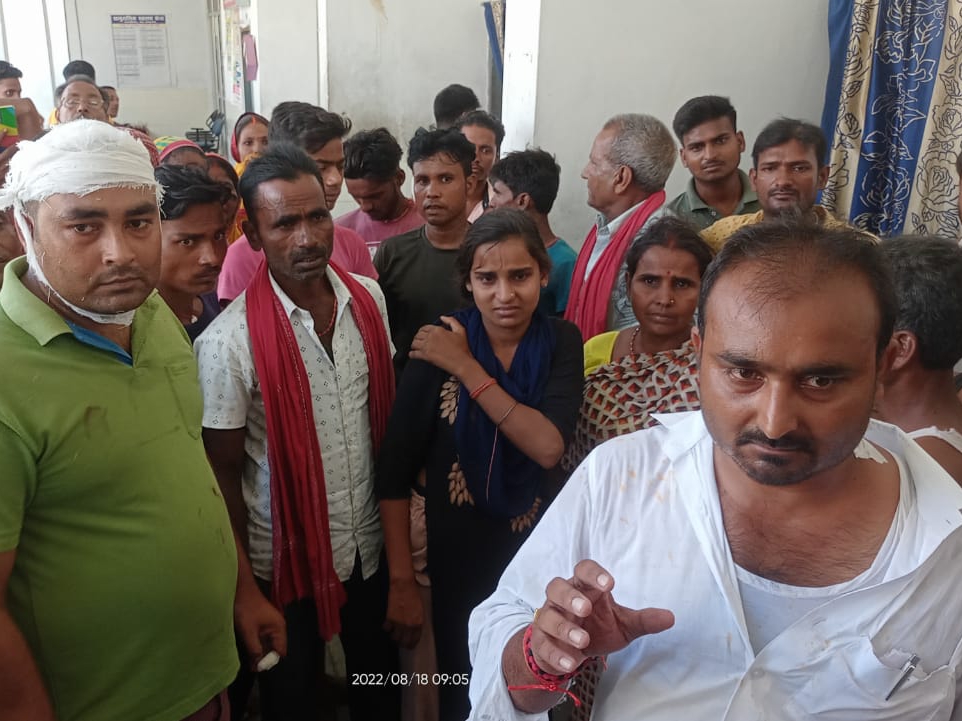 बेतिया में मुखिया पर जानलेवा हमला - Dainik Bhaskar