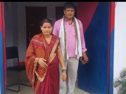 महिला ने न्याय की गुहार लगाई।