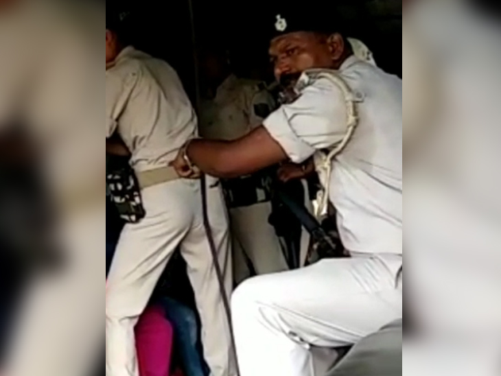 सोमवार को फिर से पुलिस रेड लाइट एरिया में छापेमारी की है।