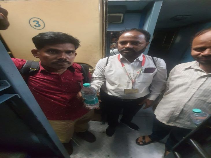 यात्री।