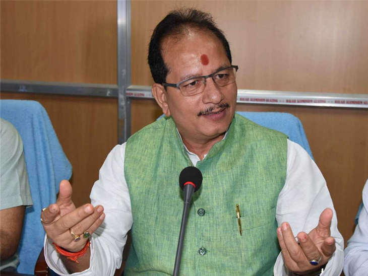 विजय सिन्हा चौथे स्पीकर होंगे, जिनके खिलाफ अविश्वास प्रस्ताव लाया गया है।