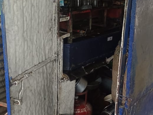 Thieves first stole CCTV, then broke the lock of the shop, people woke ...