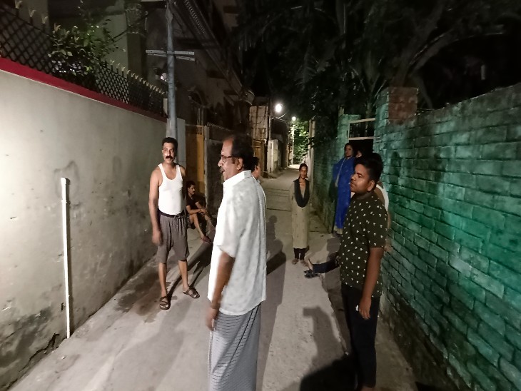 मोहल्ले में पिछले 24 दिन से ईंट-पत्थर फेंके जा रहे हैं, अब तक नहीं पकड़ाए  पत्थरबाज | Muzaffarpur News; Look, the watchmen who wake up in the night...  - Dainik Bhaskar