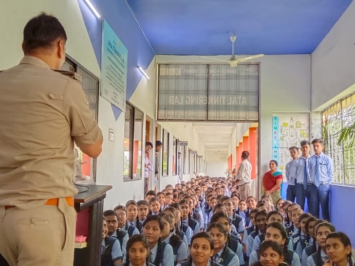TI Made School Children Aware About Traffic Rules Instructed To Follow ti-made-school-children-aware-about-traffic-rules-instructed-to-follow