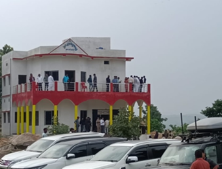 डूमरगढ़ी के इसी गेस्ट हाउस में रुके हैं सभी विधायक।