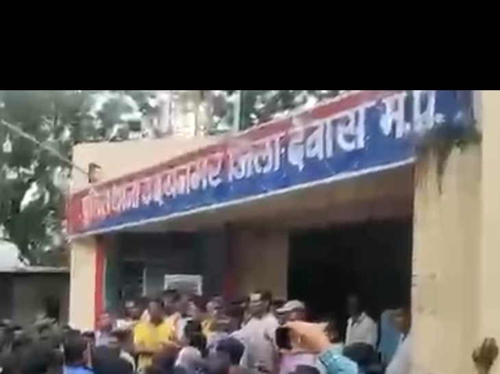 Open market as usual, yesterday there was vandalism in vehicles, force