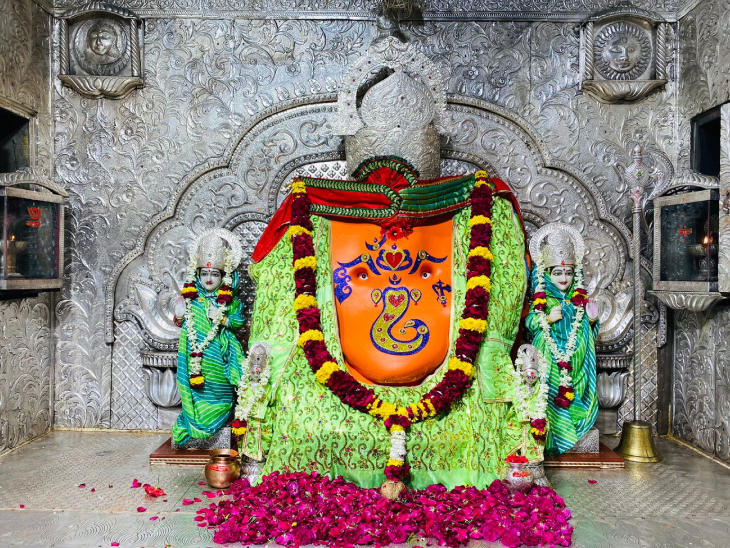 खजराना गणेश जी का हुआ भव्य श्रृंगार