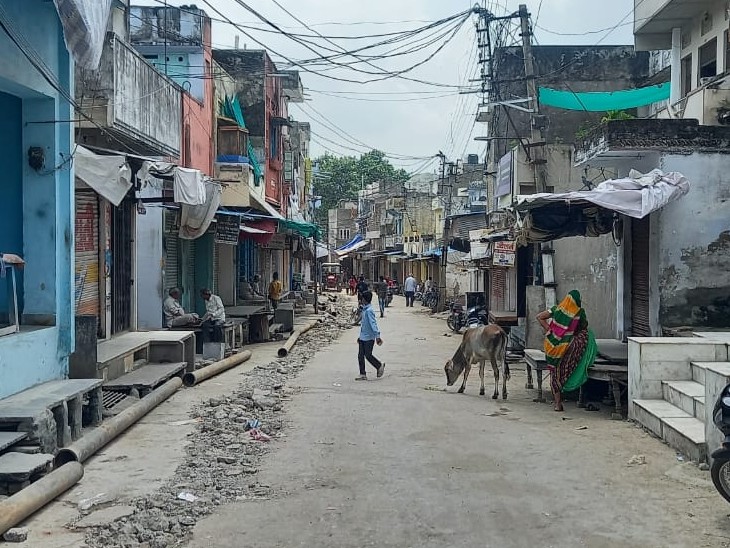 बनेड़ा कस्बे में घटना के आठ दिन बीतने के बाद भी तनाव है। लोगों का कहना है यहां इस तरह की घटना पहले कभी नहीं हुई है।