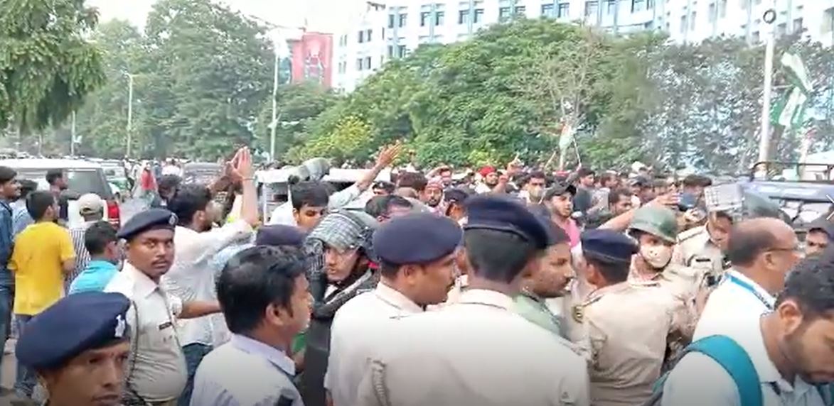 अभ्यर्थियों की मांग है कि परीक्षा के पैटर्न में किसी प्रकार का बदलाव नहीं किया जाए।
