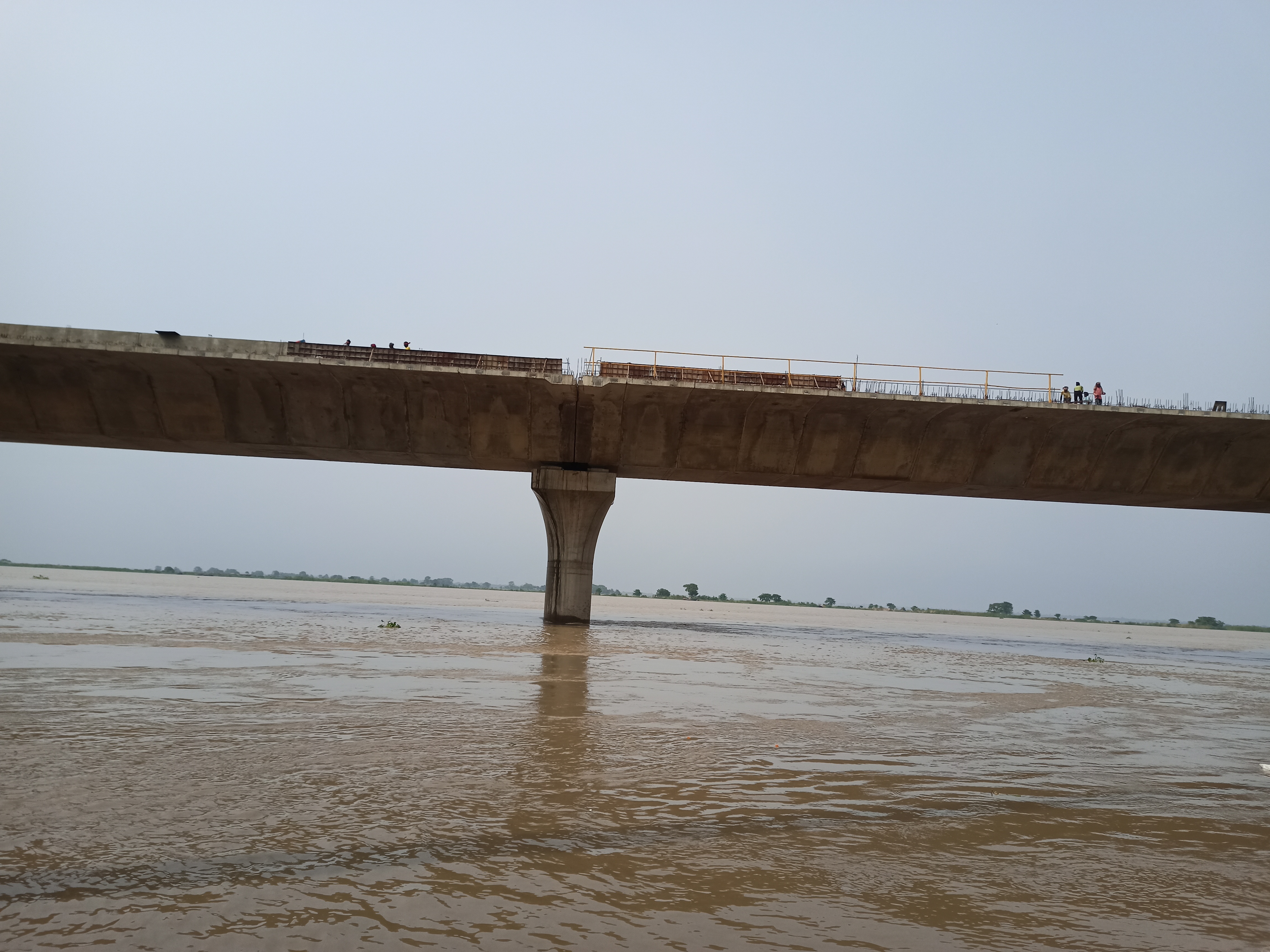 गंगा खतरे के निशान से ऊपर।