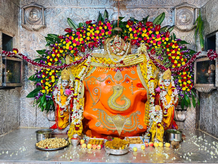खजराना गणेश का हुआ आकर्षक श्रृंगार
