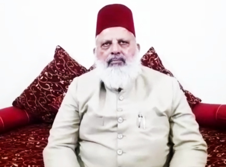 AMU के पूर्व प्रोफेसर मौलाना मुफ्ती जाहिद ने कहा कि खुदा के अलावा किसी की भी इबादत करने वाला मुसलमान नहीं है।