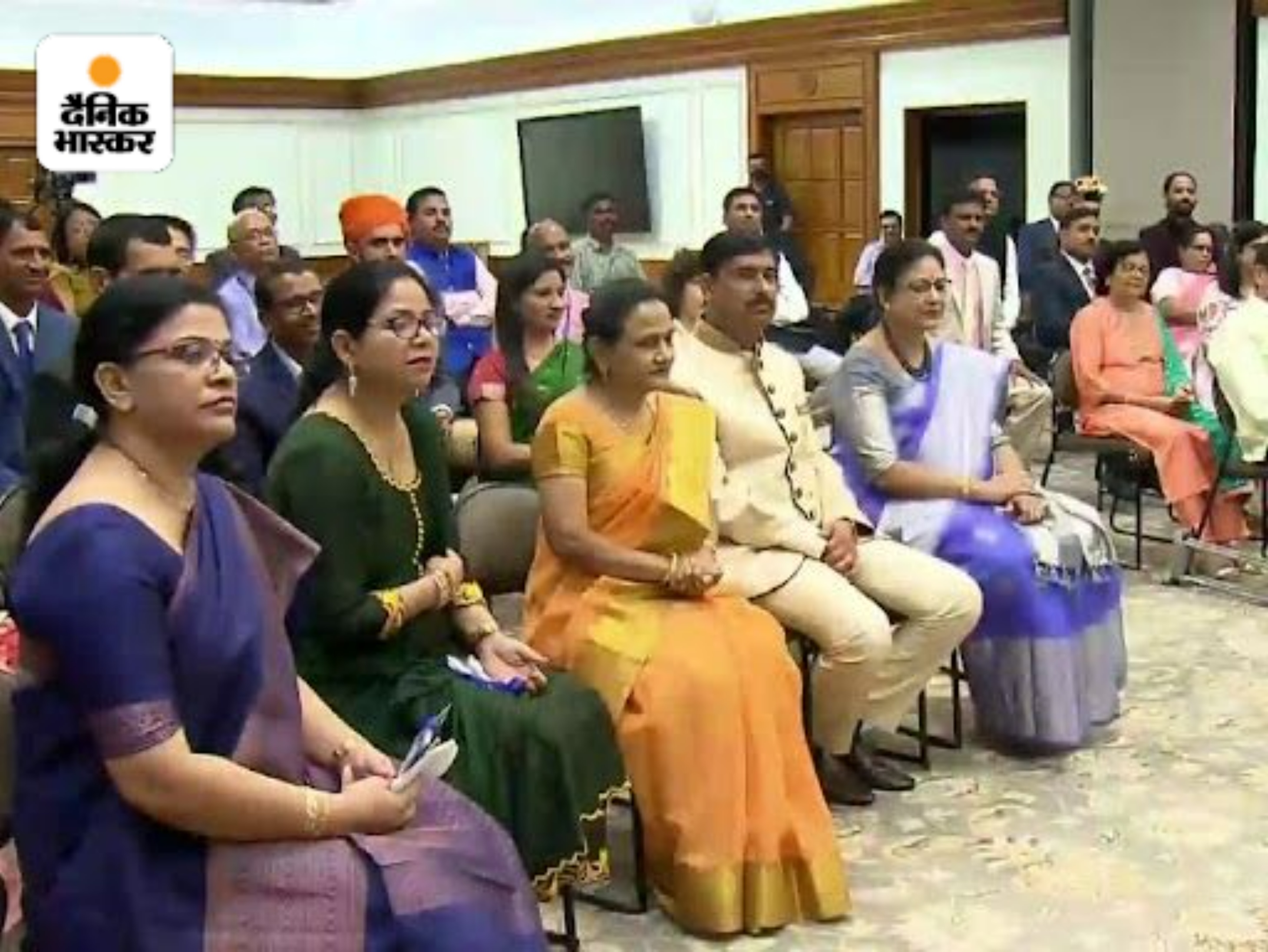 राष्ट्रीय पुरस्कार प्राप्त शिक्षकों को पीएम मोदी ने संबोधित किया।