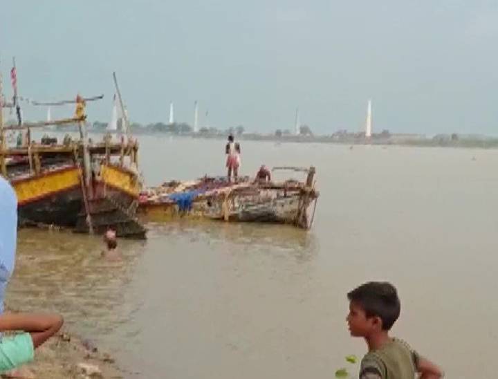 50 से ज्यादा लोग सवार थे, 8-10 लापता; तेज बहाव के चलते हुआ हादसा | Patna  Ganga River Boat Accident; Rescue Operation Continue As 12 Still Missing |  Patna News - Dainik Bhaskar