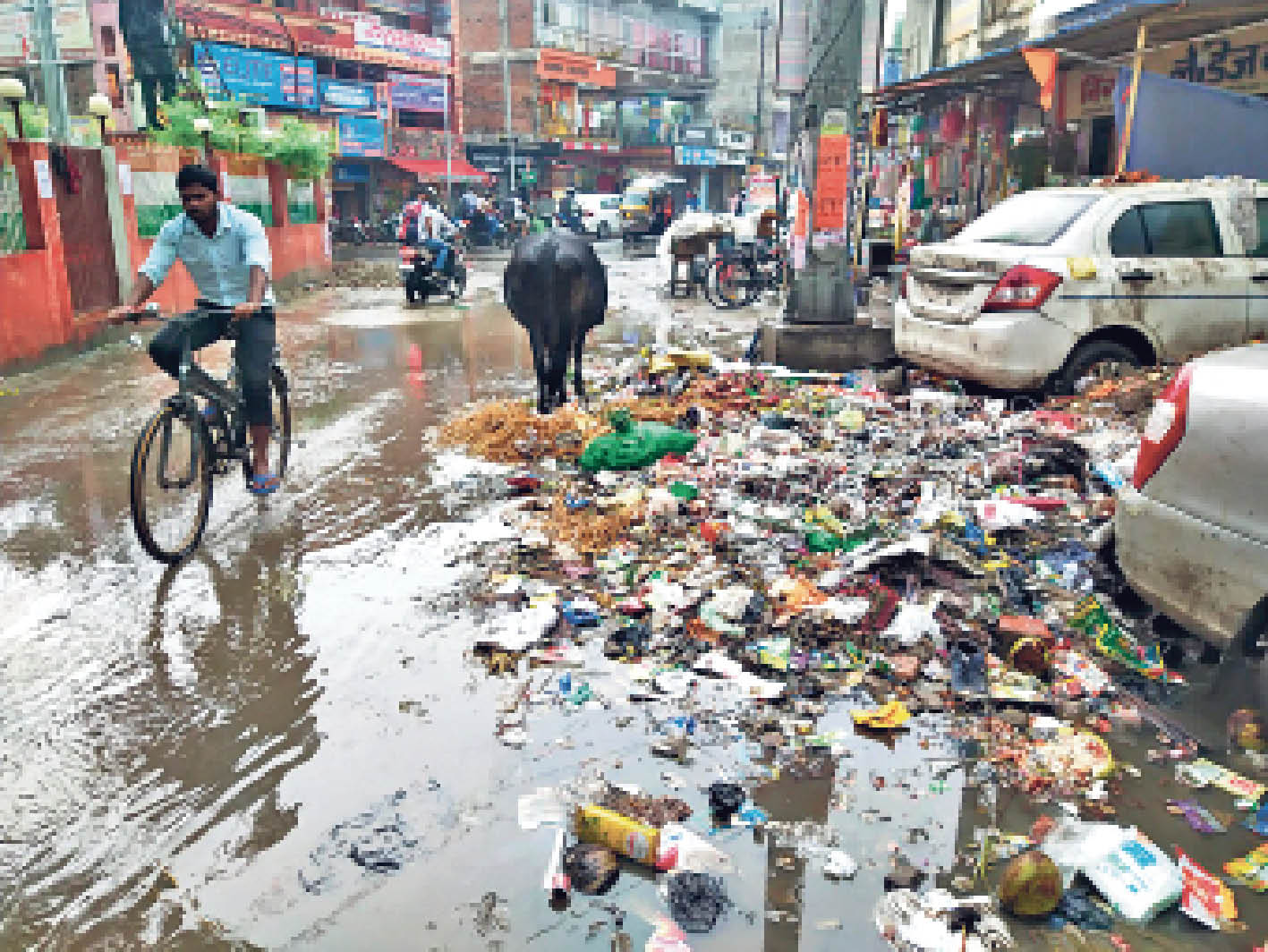 एक सप्ताह से कचरा उठाव नहीं होने से दे रहा दुर्गंध - Dainik Bhaskar