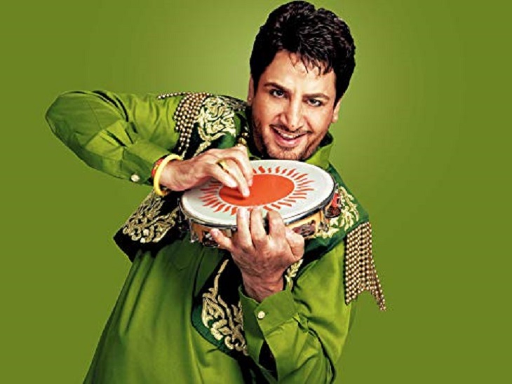 Gurdas Maan is active in the Punjabi music world for more than 4 decades.  His popularity is at the peak not only in Punjab and the country but also abroad.