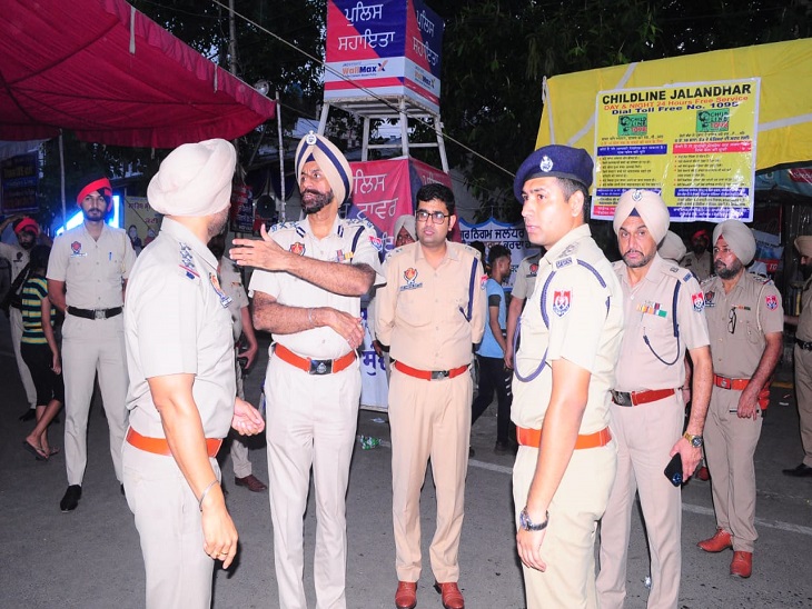 देर रात सुरक्षा व्यवस्था का जायजा लेने पहुंते सीपी गुरशरण सिंह संधू