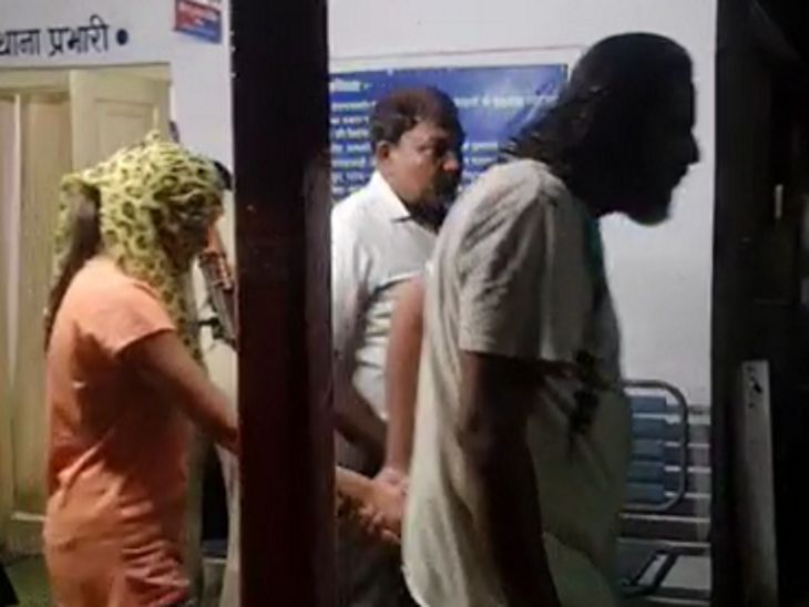 बेटी को लेने रात 12 बजे माता-पिता इटारसी पहुंचे।
