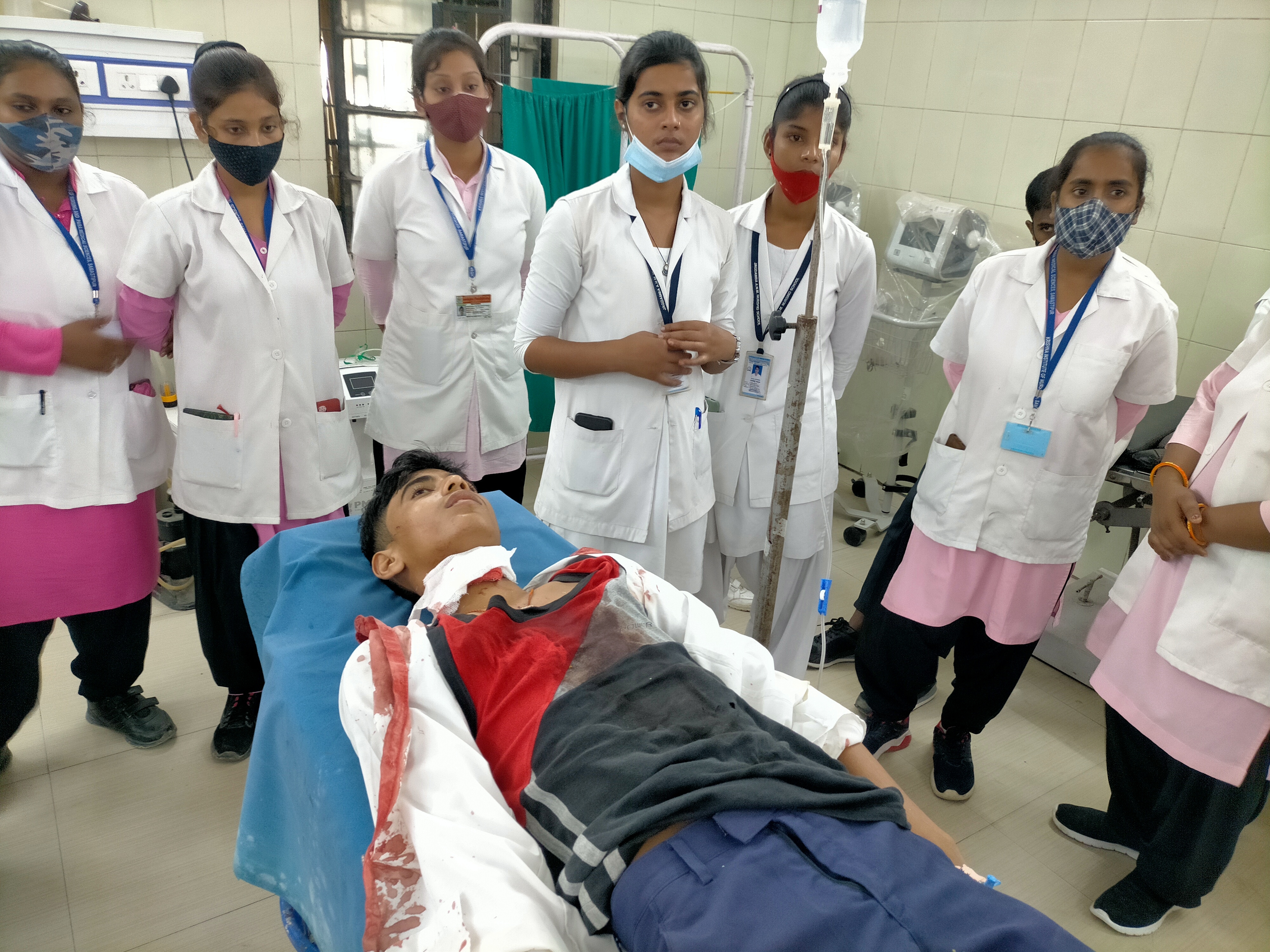 मां का कहना है कि 15 दिन पहले भी उनके बेटे के साथ मारपीट हुई थी।