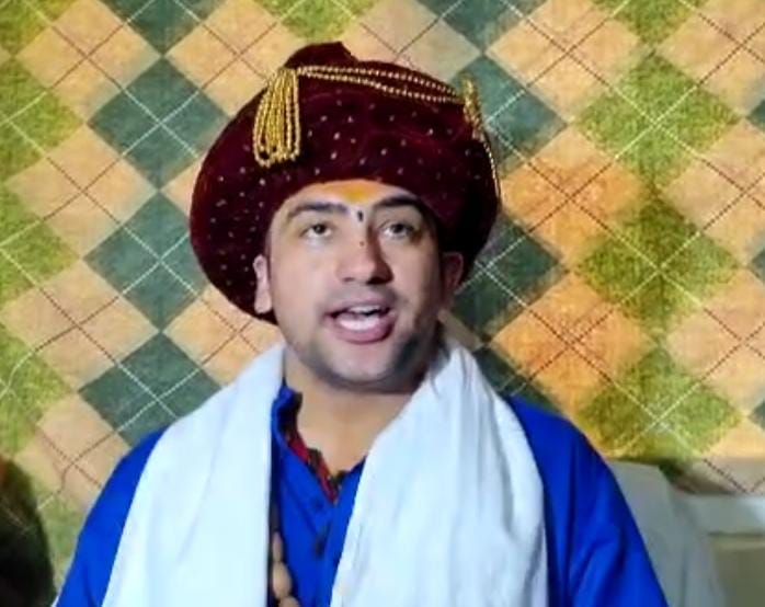 पंडित धीरेंद्र कृष्ण शास्त्री ने कहा कि हम साधारण से ब्राह्मण बालक हैं और सबसे पहले सनातनी हिंदू हैं।