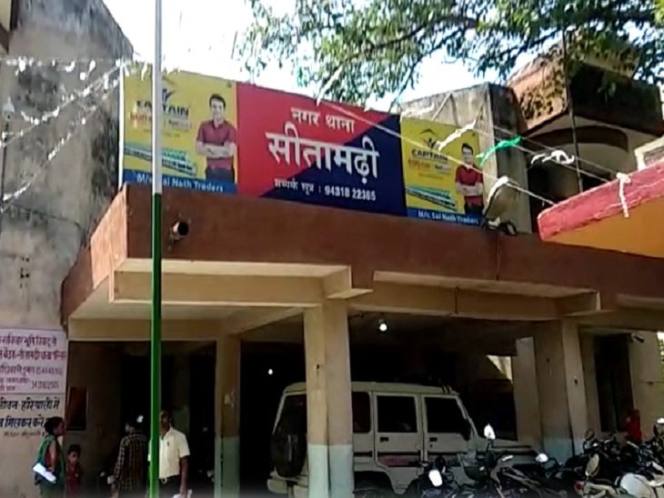 एसकेएमसीएच में अहियापुर पुलिस को दिए बयान में अजय ने पत्नी पुतुल कुमारी को आरोपी बनाया।