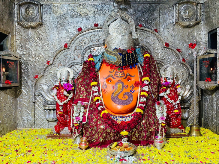 खजराना गणेश का हुआ आकर्षक श्रृंगार