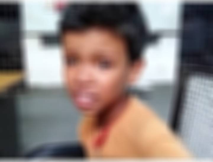 पुलिस ने बताया कि सोमवार को एक 8 साल का बच्चा थाने पहुंचकर अपनी मां की शिकायत करने लगा।