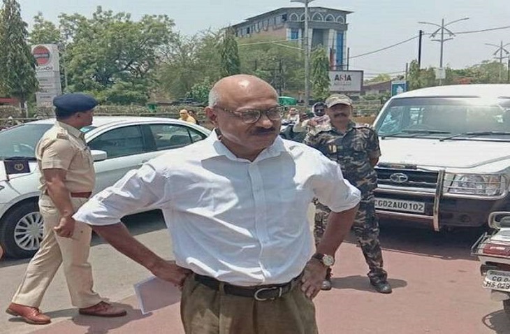 निलंबित आईपीएस मुकेश गुप्ता प्रदेश के दबंग पुलिस अफसरों में शुमार रहे हैं।