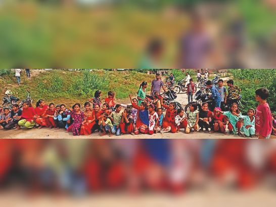 चूली स्कूल में स्टाफ का टोटा: शिक्षकों के 16 में से 12 पद खाली स्कूल पर तालाबंदी टोडा-टोंक सड़क पर ढाई घंटे जाम चूली स्कूल में स्टाफ का टोटा: शिक्षकों के 16 में से 12 पद खाली स्कूल पर तालाबंदी टोडा-टोंक सड़क पर ढाई घंटे जाम