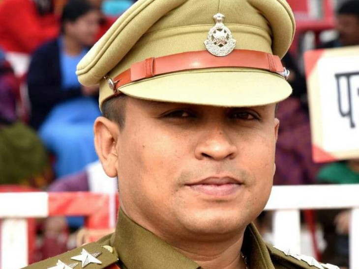 टीआई सतीश सिंह समेत 7 पुलिसकर्मी निलंबित। - Dainik Bhaskar