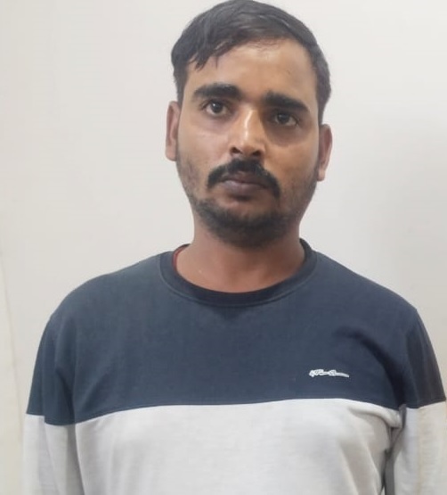 गिरफ्त में आया सचिन कुमार पांडेय अंतरराज्यीय जालसाज गिरोह का सदस्य है।