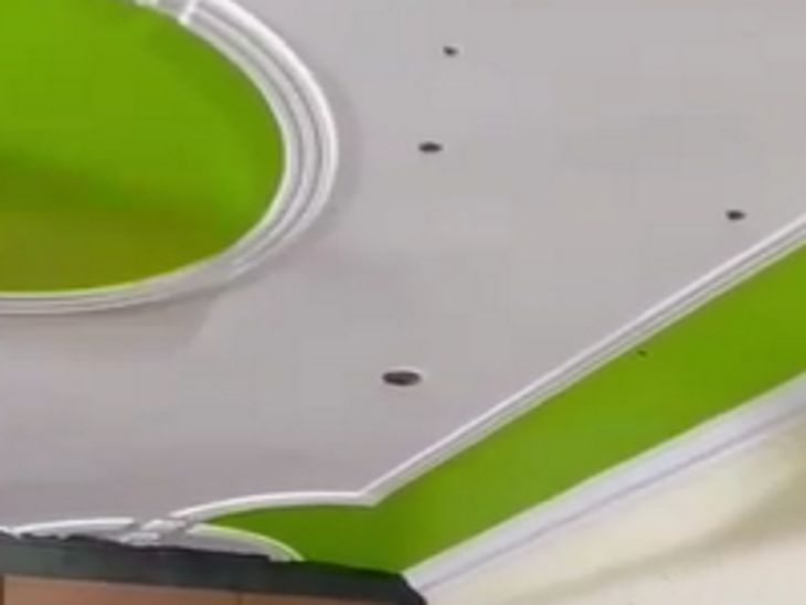 After the firing, bullet marks were seen on the wall and ceiling.