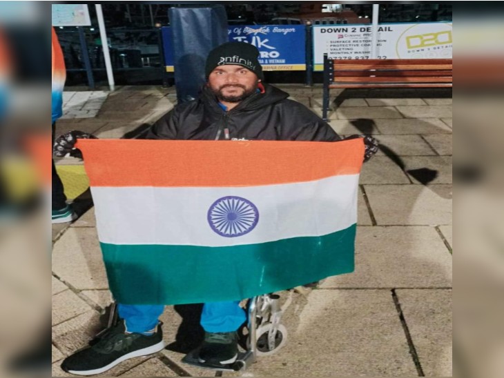 सतेन्द्र सिंह लोहिया आयरलैंड में नार्थ चैनल को पार कर रिकॉर्ड बनाया है।