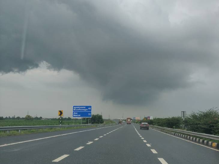 Heavy rain alert today, schools closed in Ghaziabad-Noida: Work from home advisory in Gurugram companies, NCR continues to rain for 24 hours Heavy rain alert right this moment, faculties closed in Ghaziabad-Noida: Work at home advisory in Gurugram corporations, NCR continues to rain for twenty-four hours