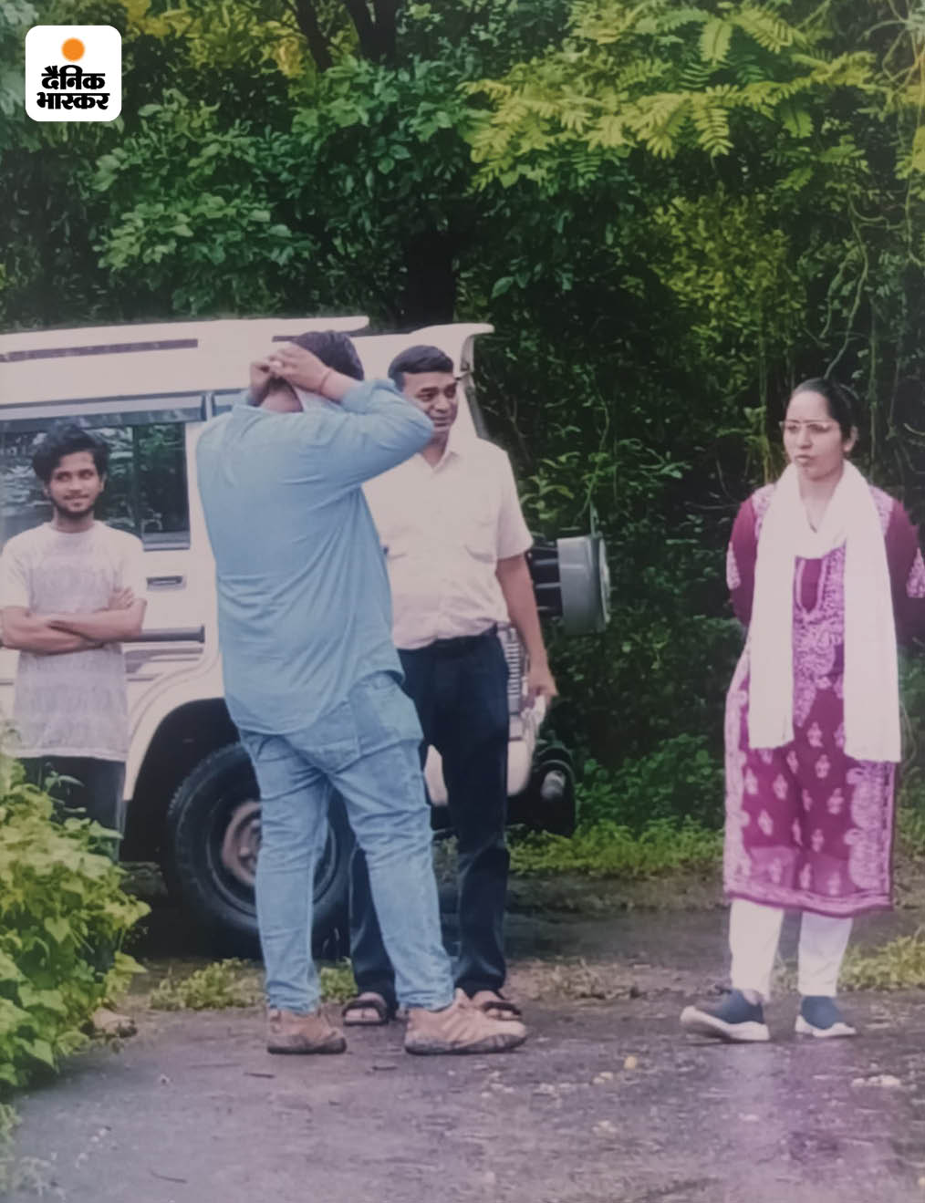 16 सितंबर को शव की दोबारा शिनाख्ती के लिए शव निकालने के दौरान मौजूद सीहोर तहसीलदार पूर्णिमा शर्मा।