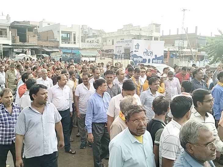 People involved in the grand procession of Agrasen Maharaj taken out in Gangapur City on Monday.
