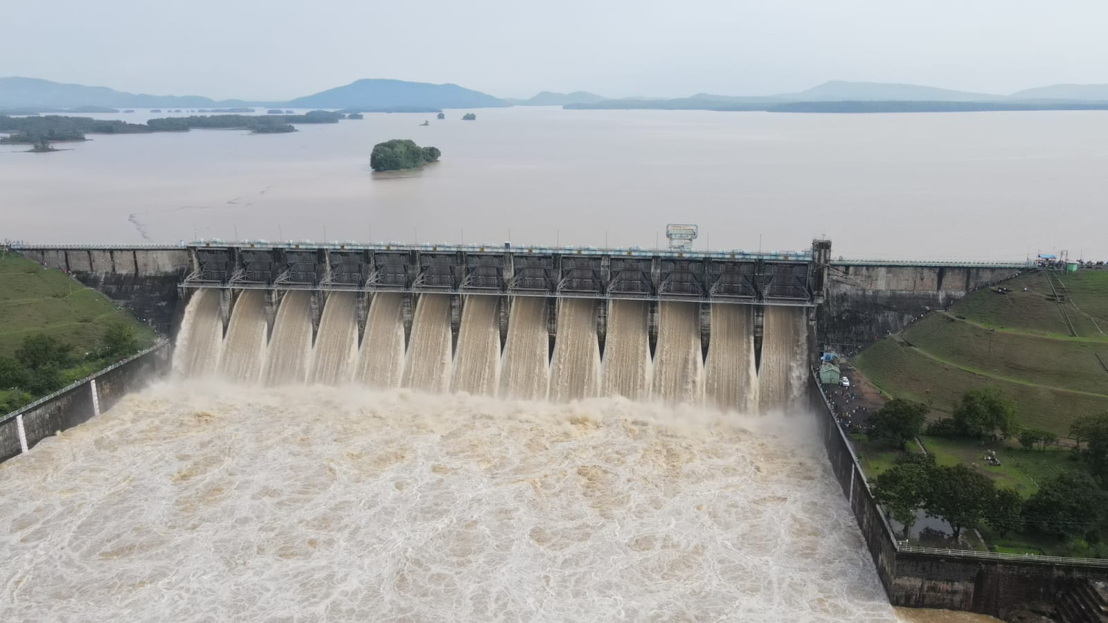 तवा डैम जलाशय। जिसके बीच में दिखते टापू पर जा सकेंगे पर्यटक।