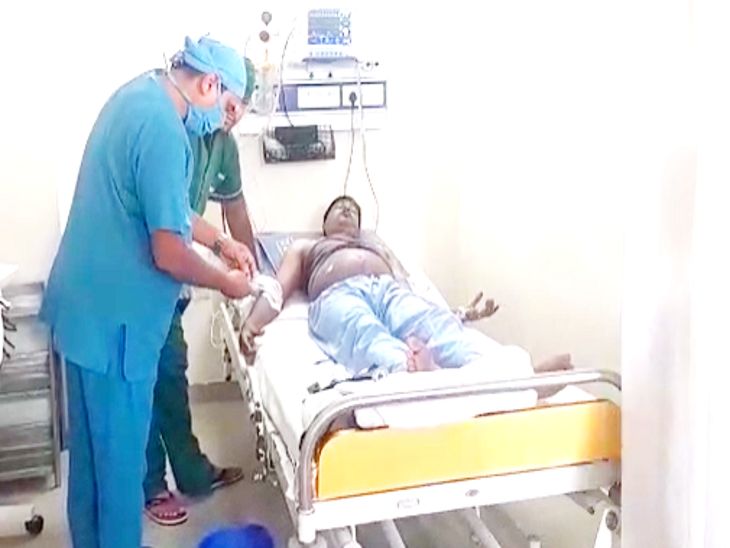 फैक्ट्री के फिलिंग-6 सेक्शन में मेल्टर मशीन से बारूद को मिक्स करने के बाद पिघलाने का काम किया जाता है।
