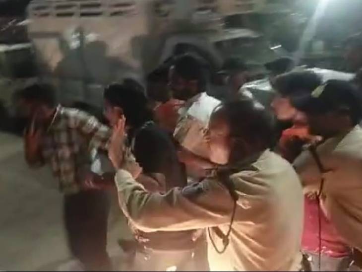 पुलिस इमरान को पकड़कर रावजी बाजार थाने लेकर पहुंची।