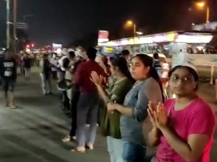 ताली-थाली बजाकर भी कर चुके है प्रदर्शन।