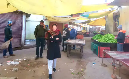 नगर निगम कमिश्नर सविता प्रधान ने सफाई व्यवस्था का गली-मोहल्लों में जाकर निरीक्षण किया। लगातार मॉनिटरिंग की। इससे सफाईकर्मी सचेत रहे। - Dainik Bhaskar