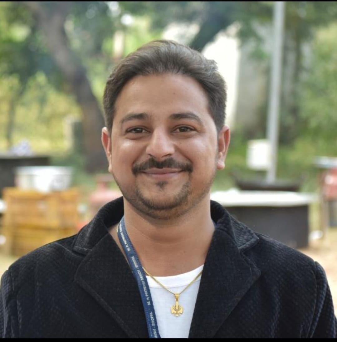 पटवारी अंकित वधावन।