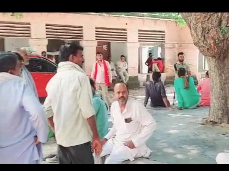 परिजन बोले गांव के कुछ लोग खेत जुतवाने के लिए ले गए थे, पुलिस कर रही