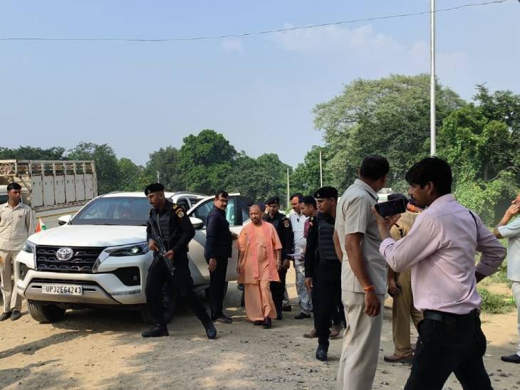 सीएम योगी घाटमपुर में मरने वालों के परिवार से मुलाकात करने जा रहे हैं।