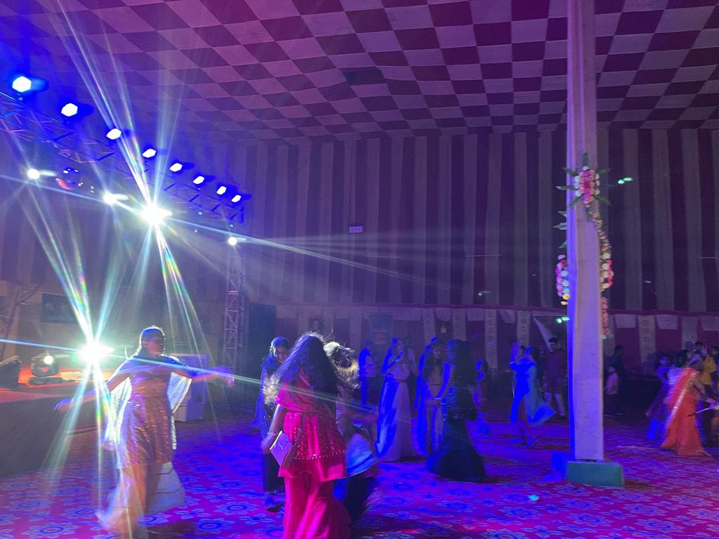 Grand event of 'Ras Garba' in BN Club, elders and children also had fun ...