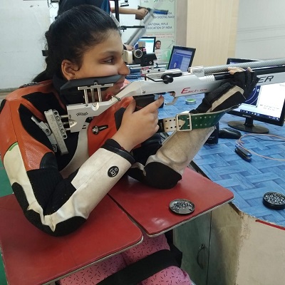 सिमरन के पापा ने उनका एडमिशन हरियाणा के अंबाला स्थित एक राइफल शूटिंग ट्रेनिंग सेंटर में करवा दिया। यहां वो एक साल तक रही।