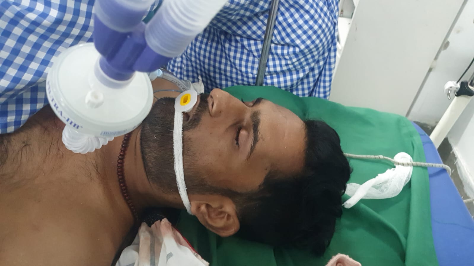 घायल युवक। - Dainik Bhaskar