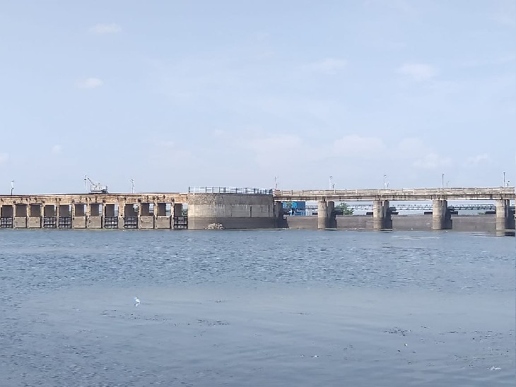 तिघरा का जलस्तर 737 फीट पहुंचा कभी भी खुल सकते हैं गेट