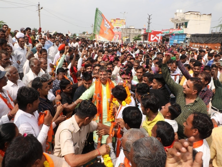 सतीश पूनिया ने बीते दिनों रामदेवरा के लिए यात्रा निकाली थी। हालांकि अमित शाह के दौरे को देखते हुए उनकी यात्रा को एक बार रोक दिया गया था।