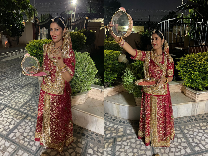 इसके बाद घंटो चांद का इंतेजार कर। महिलाएं चांद आने पर चलनी से चांद देख अपना वृत खोलती हैं।